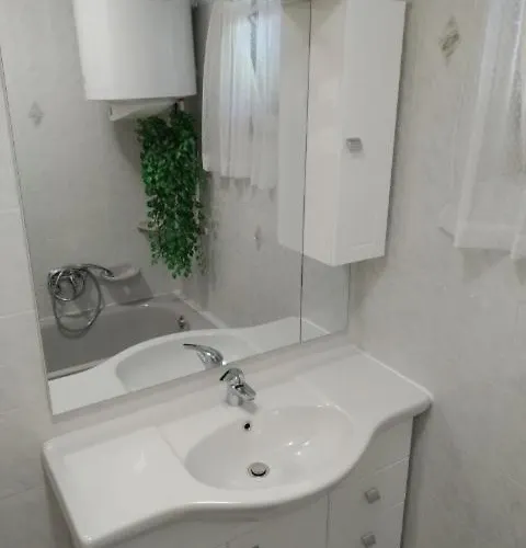 Uettoero Ut 177 B * 鲍洛通费尼韦什